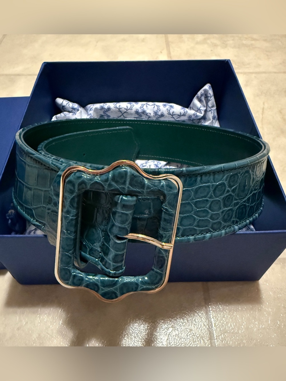 NIB Sarah Flint Green Croc-Embossed Leather Belt w/ Scalloped Gold Buckle-70cm/S